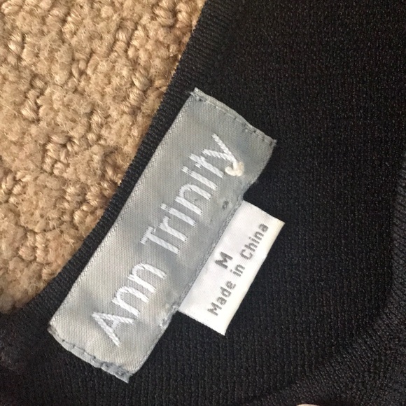 COPY - Adorable blouse with art on front and back - Picture 3 of 5